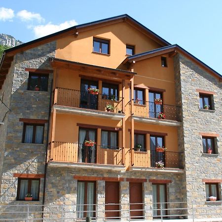 Apartamentos Mobison Salinas de Bielsa エクステリア 写真