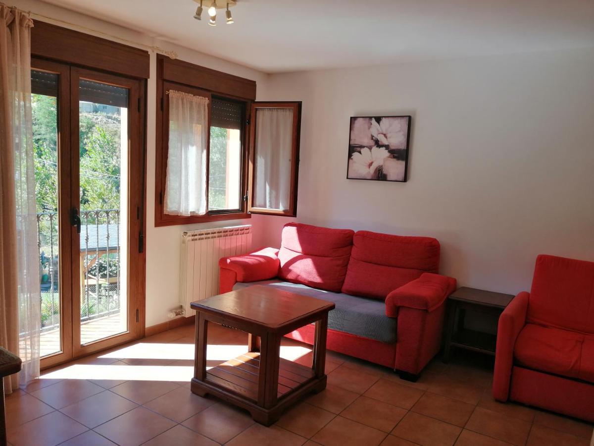 Apartamentos Mobison Salinas de Bielsa エクステリア 写真