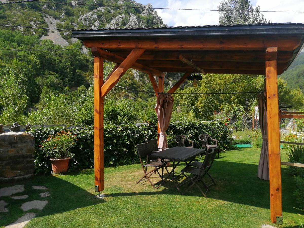 Apartamentos Mobison Salinas de Bielsa エクステリア 写真