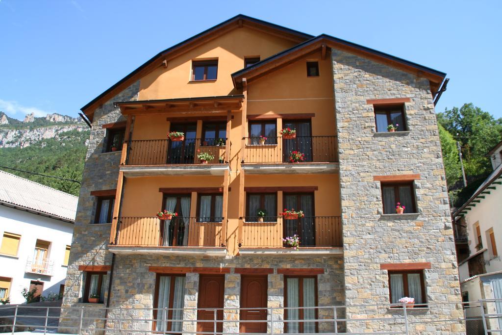 Apartamentos Mobison Salinas de Bielsa エクステリア 写真